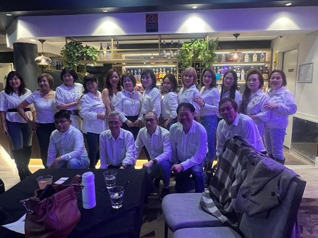 Hạnh phúc là được giúp đỡ mọi người - ảnh 1