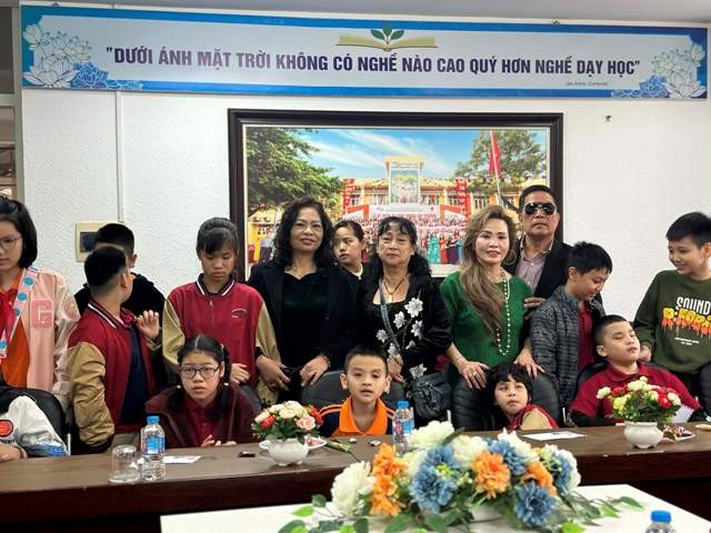 Hạnh phúc là được giúp đỡ mọi người - ảnh 4