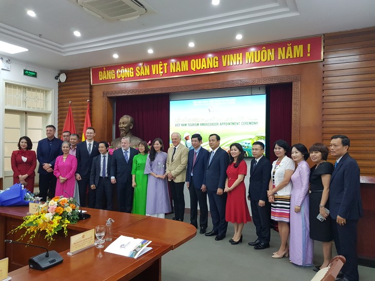 Легенда гольфа Грег Норман вновь стал послом туризма Вьетнама - ảnh 1