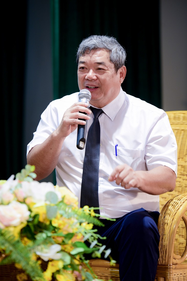 Увлечение русских читателей вьетнамской историей через рассказы о «босоногом крестьянине, управляющем МиГ-17» - ảnh 3