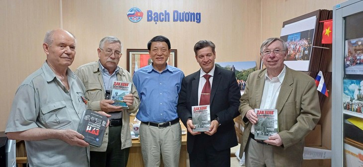 Российские друзья говорят о Вьетнаме по случаю 80-летия Дня Независимости: от героических воспоминаний до уверенности в перспективе развития страны - ảnh 1