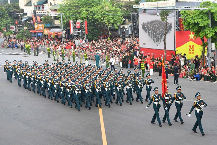 Российские друзья говорят о Вьетнаме по случаю 80-летия Дня Независимости: от героических воспоминаний до уверенности в перспективе развития страны - ảnh 4