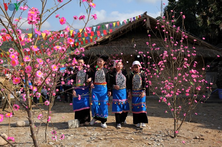 Náo nức hội ném còn đầu năm nơi thượng nguồn sông Đà - ảnh 20