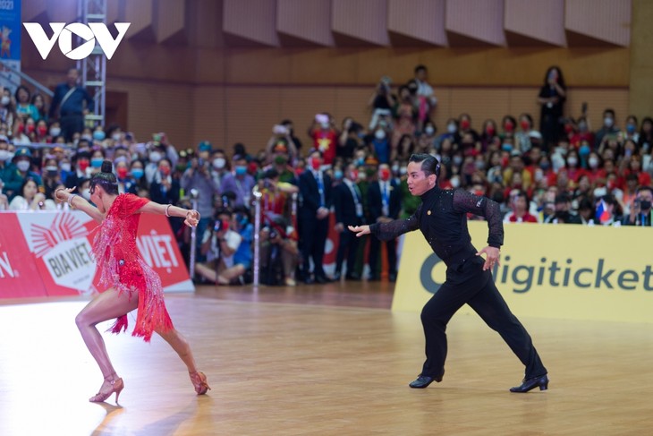 Phan Hiển cùng đồng đội mang về 5 HCV cho dancesport Việt Nam tại SEA Games 31 - ảnh 3