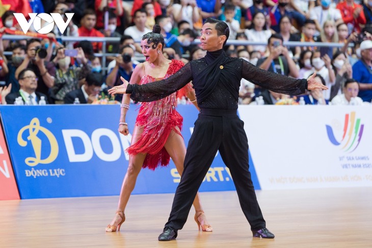 Phan Hiển cùng đồng đội mang về 5 HCV cho dancesport Việt Nam tại SEA Games 31 - ảnh 2