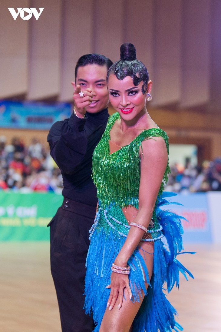 Phan Hiển cùng đồng đội mang về 5 HCV cho dancesport Việt Nam tại SEA Games 31 - ảnh 6