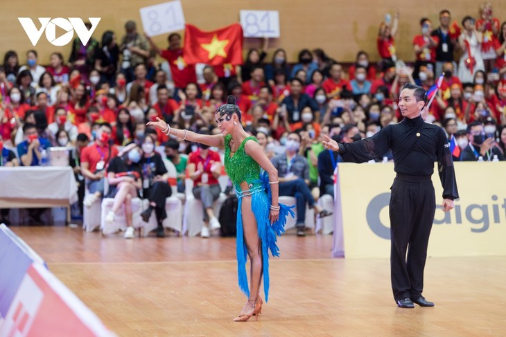 Phan Hiển cùng đồng đội mang về 5 HCV cho dancesport Việt Nam tại SEA Games 31 - ảnh 10