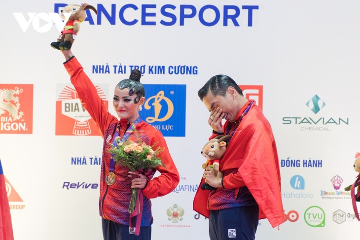 Phan Hiển cùng đồng đội mang về 5 HCV cho dancesport Việt Nam tại SEA Games 31 - ảnh 15