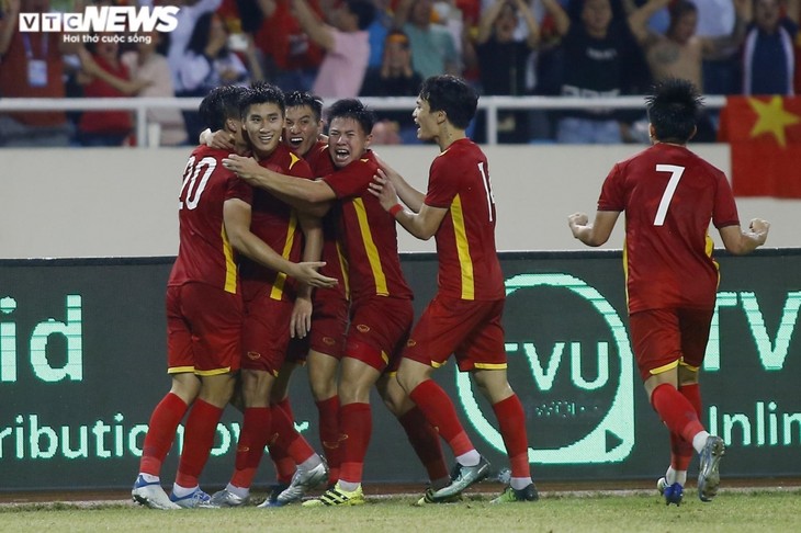 HLV Park Hang Seo lặng người phút chia tay U23 Việt Nam sau kỳ tích SEA Games - ảnh 11