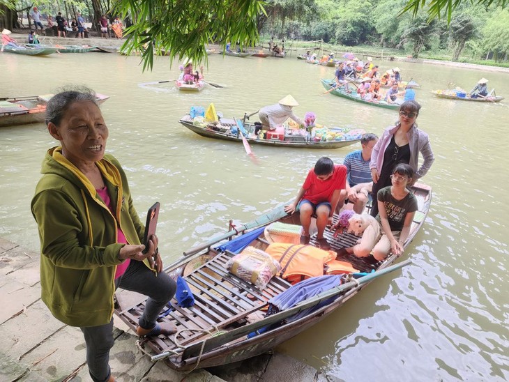 Người lái đò bên dòng sông Ngô Đồng - ảnh 7