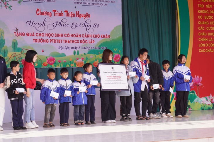 Chuyến thiện nguyện ý nghĩa của Trường Trung học Vinschool Times City tại Kỳ Sơn, Hòa Bình - ảnh 2