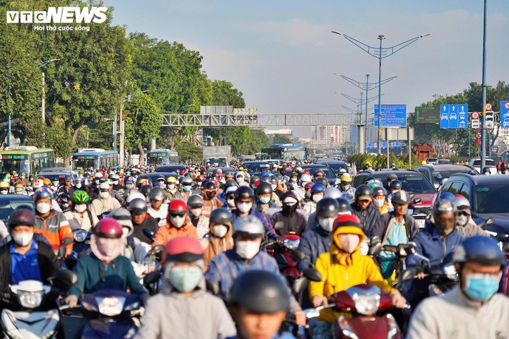 TP.HCM cam kết đủ trạm sạc, đủ điện để chuyển đổi xe xăng sang xe điện - ảnh 3