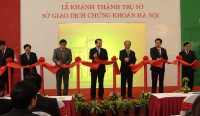 Inauguran Oficina central de transacciones bursátiles de Hanoi - ảnh 1