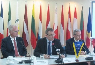 Unión Europea se compromete a mantener su apoyo a Vietnam - ảnh 1