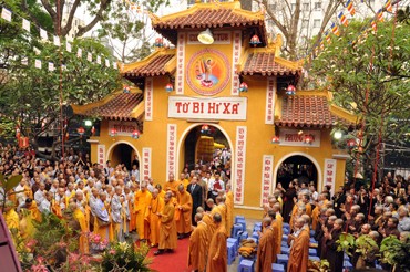 Vietnam celebra Día de Nacimiento e Iluminación del Buda  - ảnh 1