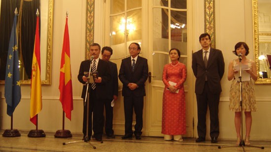 Vietnam y España conmemoran 35 años de relaciones diplomáticas  - ảnh 1