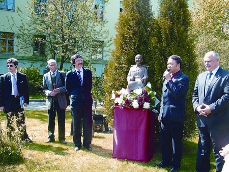 Actividades conmemorativas en exterior por el nacimiento de Ho Chi Minh - ảnh 1