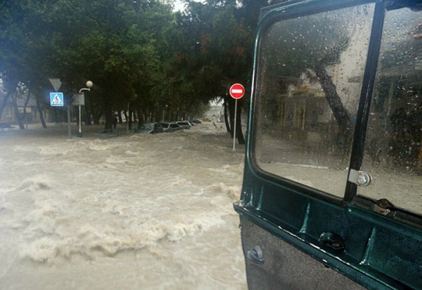 Rusia declara luto nacional por víctimas de inundaciones - ảnh 1