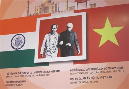 Exposición en Hanoi resalta la amistad y la cooperación integral Vietnam- India - ảnh 1