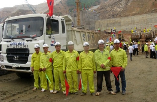 Ambiente de trabajo animado en Vietnam tras celebraciones del Tet - ảnh 1