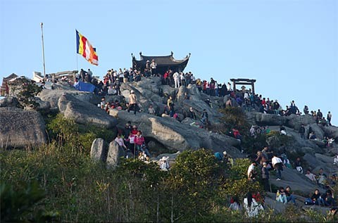 Yen Tu, famoso sitio turístico espiritual de Vietnam - ảnh 2