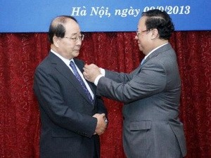 Entregan orden de amistad al presidente de la Asociación amistosa Crea del Sur-Vietnam - ảnh 1