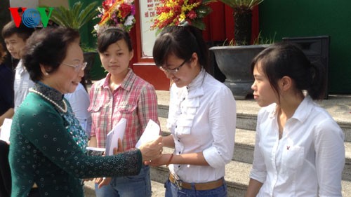 Inaugura curso escolar 2013-2014 Universidad de Comercio de Hanoi - ảnh 1