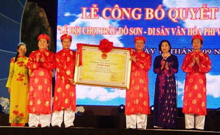 Decretan lidia de búfalo Do Son Patrimonio cultural inmaterial de Vietnam - ảnh 1