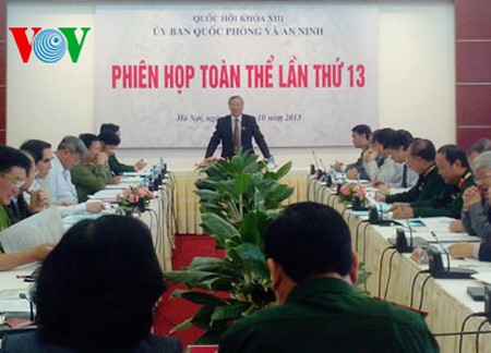 Parlamento de Vietnam trata de seguridad y defensa nacional   - ảnh 1