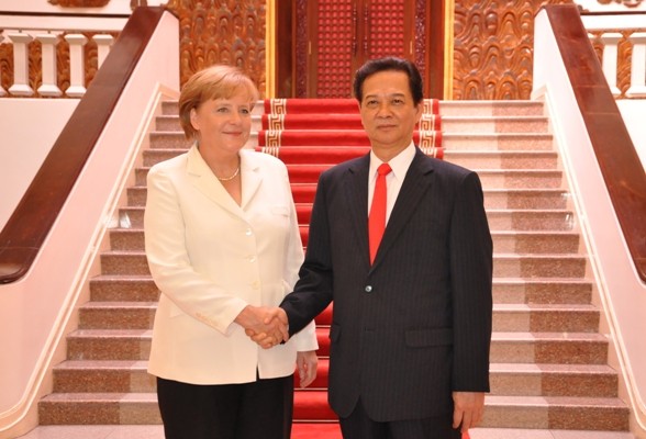 Premier vietnamita felicita a investida canciller de Alemania - ảnh 1