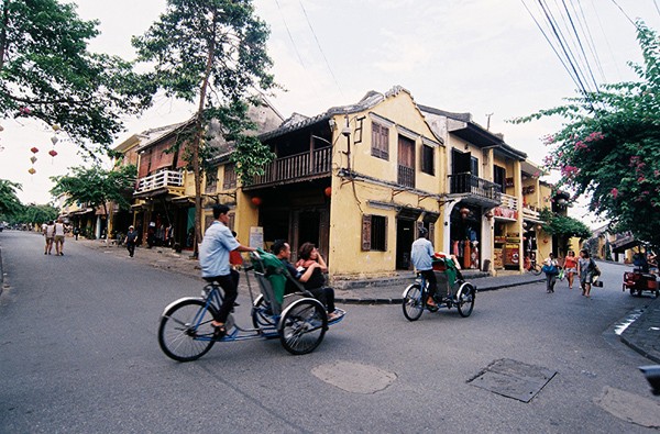 Hoi An a la vista de viajeros extranjeros - ảnh 1