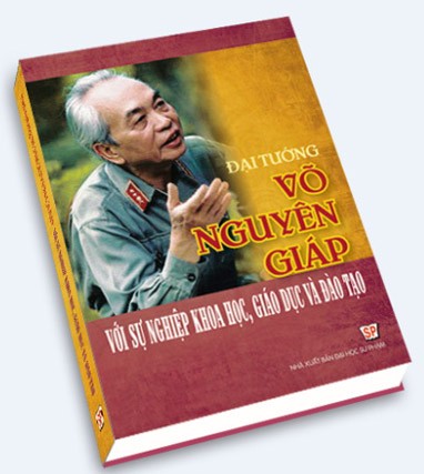 Publican libro sobre general Giap y el desarrollo científico y educativo nacional - ảnh 1