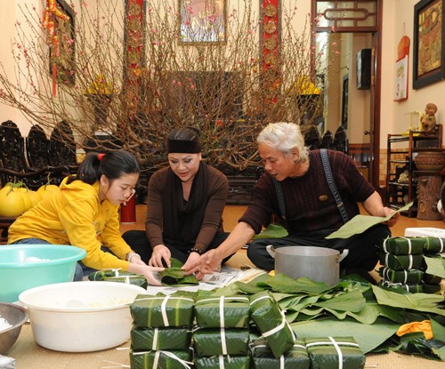 ¿Cómo celebran los jóvenes vietnamitas el Año Nuevo Lunar? - ảnh 2