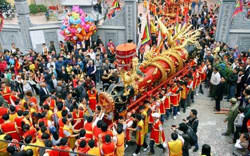 Disfrutan pobladores vietnamitas actividades en saluda al Nuevo Año Lunar del Caballo - ảnh 2