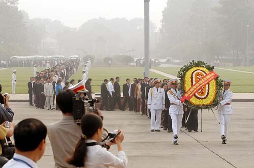 Más de 39 mil visitas al mausoleo Ho Chi Minh durante el Tet - ảnh 1