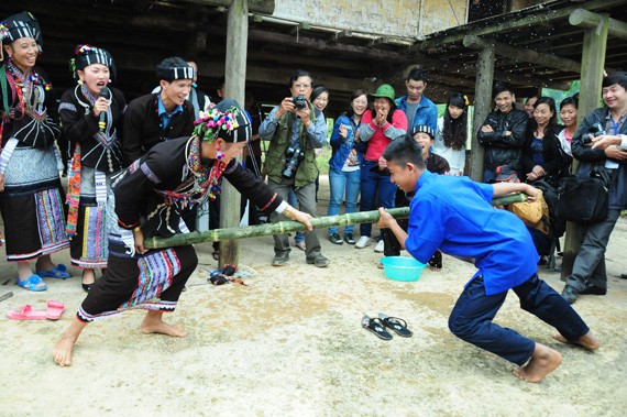 La fiesta primaveral Cam Muong de los étnicos Lu en Lai Chau - ảnh 2