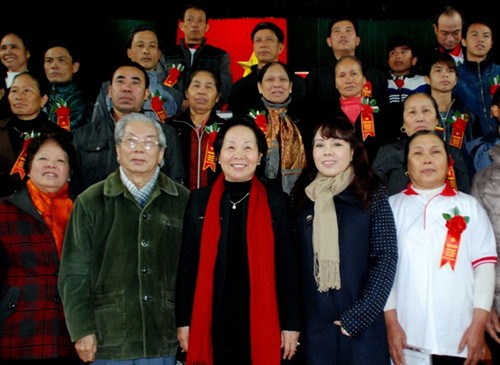 Honran a donantes de córneas en provincia de Ninh Binh - ảnh 1