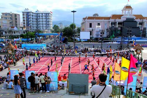 Disfrutar el ajedrez humano en Binh Dinh, cuna de las artes marciales vietnamitas - ảnh 1