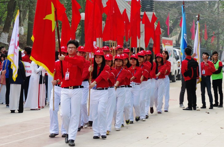 300 propagandistas con interpretaciones artísticas en carretera legendaria Truong Son - ảnh 1