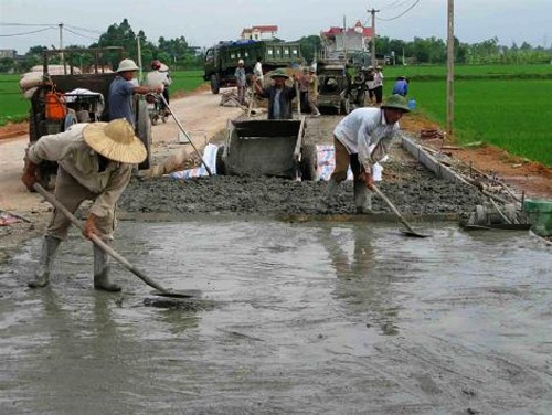 Una jefa aldeana con una década dedica a labor comunitaria - ảnh 2