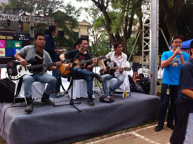 Actividades por la “Hora del Planeta 2014” en Vietnam - ảnh 2