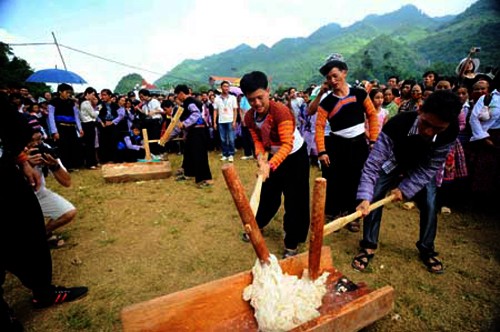 Preparación de pastel tradicional de étnicos - ảnh 2