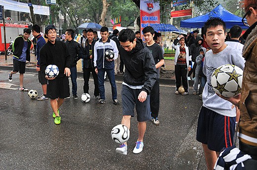 Festival callejero de Hanoi, un festejo de jóvenes artistas y aficionados capitalinos - ảnh 3