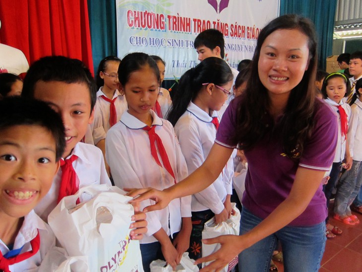 Estantería de libros incentiva estudios en Thai Binh - ảnh 2