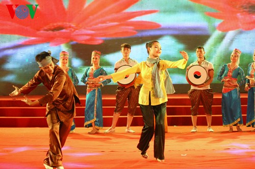 Honran cultura étnica en Vietnam - ảnh 2