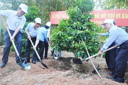 Actividades conmemorativas por natalicio del presidente Ho Chi Minh - ảnh 2