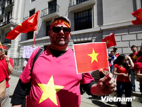 Comunidad de vietnamitas en ultramar aportan 100 mil dólares a la defensa nacional en Mar Oriental - ảnh 2