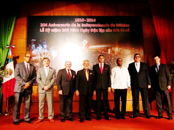 Aniversario 204 de Independencia de México en Vietnam – reiterada amistad tradicional - ảnh 3