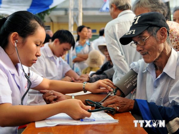 Actividades conmemorativas del Día Internacional del Adulto Mayor en VIetnam - ảnh 1