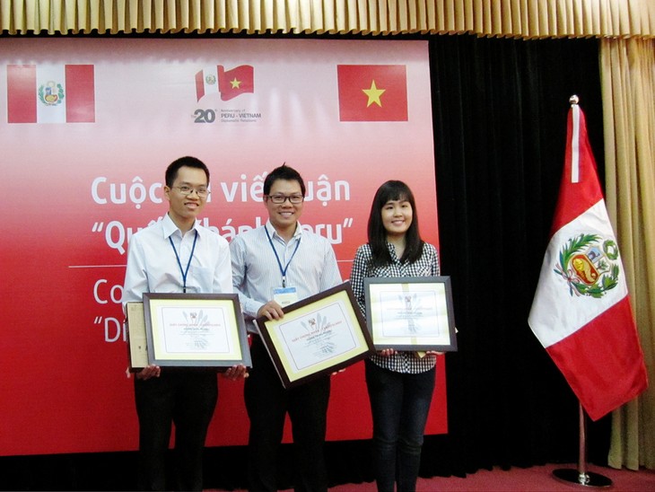 Camino de tres jóvenes vietnamitas ganadores del concurso de ensayo sobre Perú  - ảnh 2